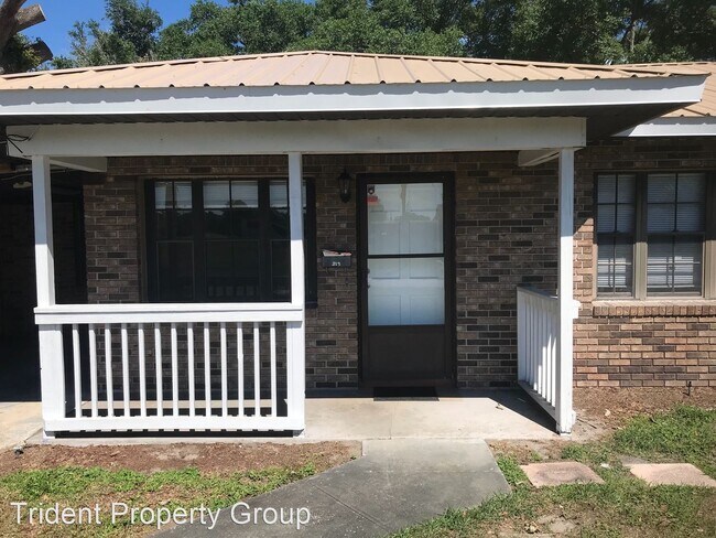 Building Photo - 3 br, 2 bath House - 219 S Lakewood Dr.