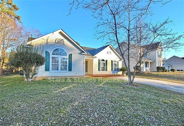 Primary Photo - Beautiful Homes