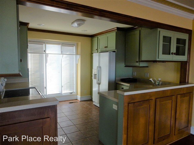 Building Photo - 4966 Hunting Hills Cir
