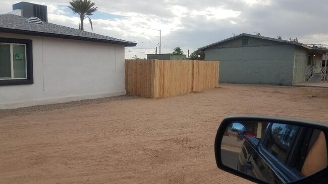 SIDE FENCE - 624 S Elliot Ave