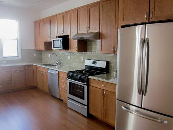 Primary Photo - 1549 Powell St