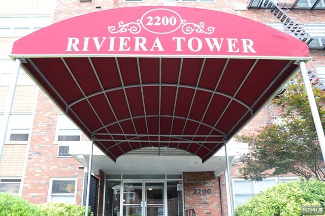 Building Photo - 2200 Center Ave