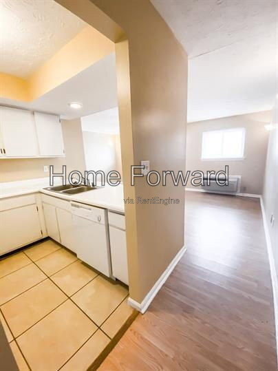 Foto del edificio - 562 Woodland Ave