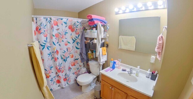 Building Photo - Close to KSU + Off-Street Parking + Fenced-in Yard + Washer & Dryer Included! Available August 1st!