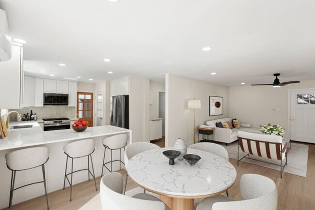 Foto del edificio - 3646 Curlew St