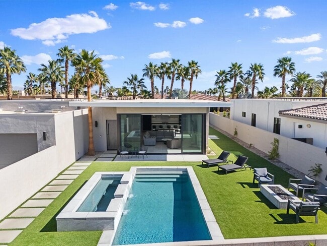 Building Photo - 57880 Salida del Sol