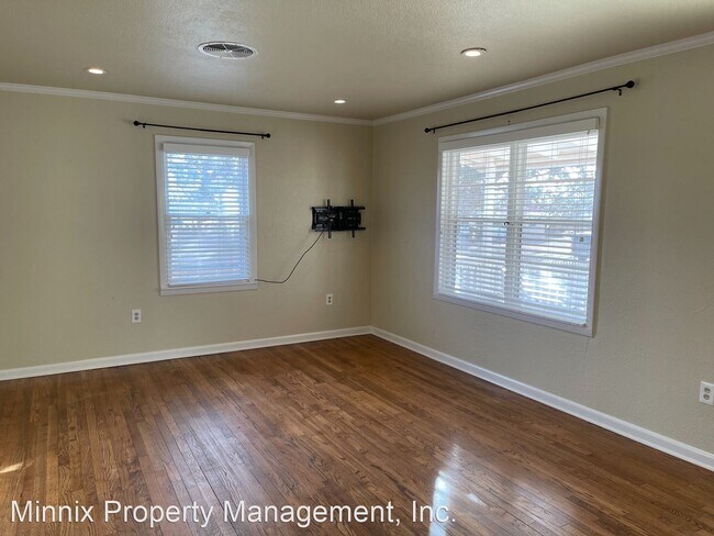 Building Photo - 2 br, 1 bath House - 1103 3rd Ave.