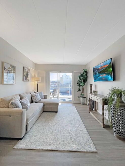 Building Photo - The Flats on Jefferson