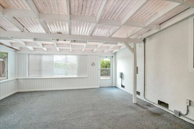 Foto del edificio - $3,950 / 4br - 1463ft2 - Updated 4 Beds / ...