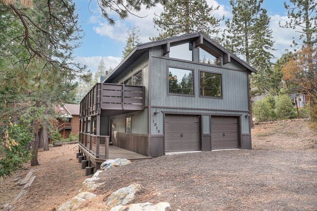 Building Photo - SKI LEASE:  Family Home with 1-Car Garage,...