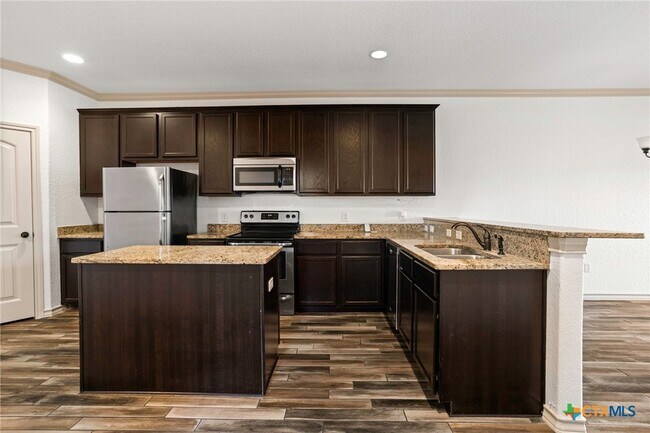 Foto del edificio - 1005 Tripp Ln