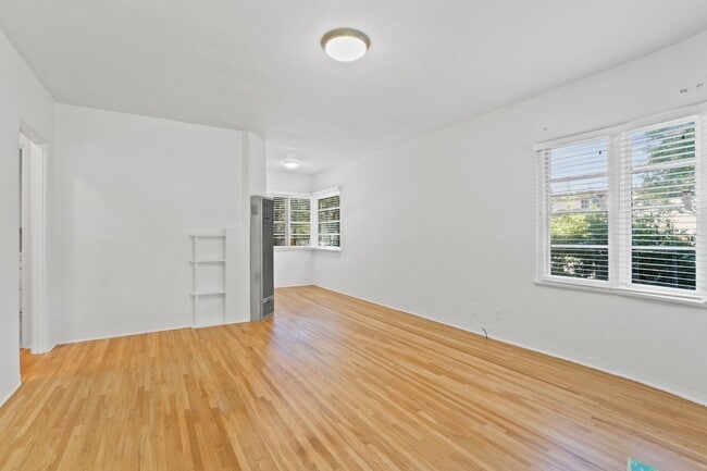 Building Photo - 2202-2206 20th St in Santa Monica!  Near Ocean Park Blvd.