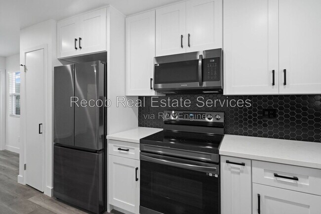 Foto del edificio - 6644 Rockglen Ave