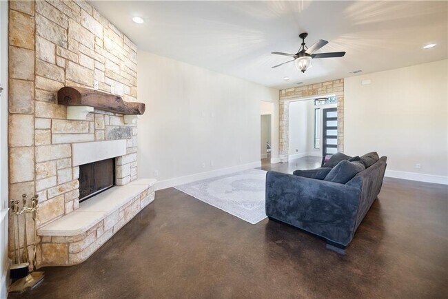Foto del edificio - 315 Bluestem Cove