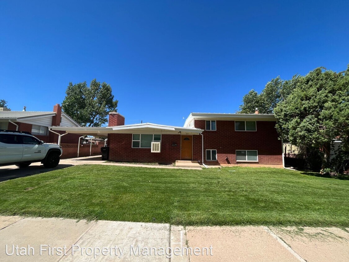 Primary Photo - 3 br, 2 bath House - 372 S 500 W