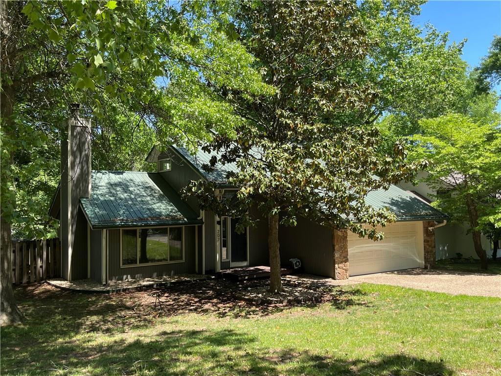 Primary Photo - 202 Lake Rd
