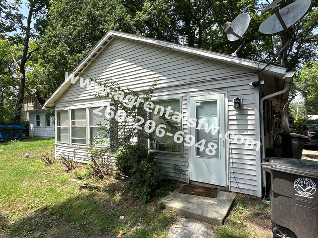 Building Photo - 1419 W Wildwood Ave