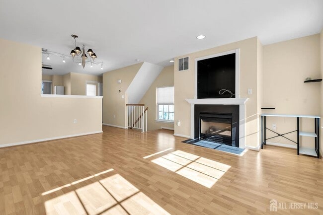 Building Photo - 63 Giera Ct