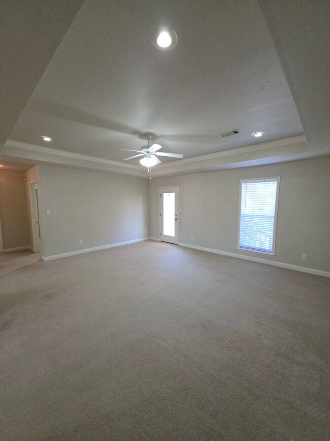 Foto del edificio - 2102 S Greenwich Ave