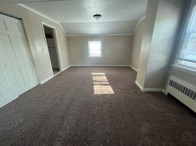 Foto del edificio - 118 W Creighton Ave