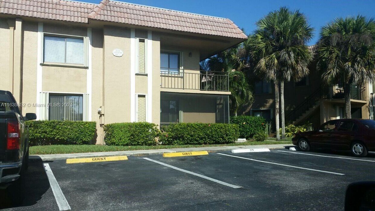 Primary Photo - 209 Lakeview Dr