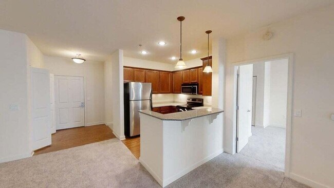 Building Photo - 4130 S Lake Dr