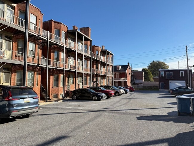 Foto del edificio - Charming One-Bedroom Apartment in Downtown Lancaster