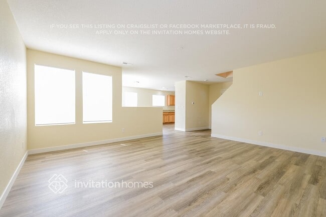 Building Photo - 729 Canyon Ln