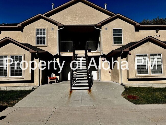 Foto del edificio - 1047 W. Pine Ave