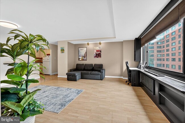 Foto del edificio - 1021 Arlington Blvd