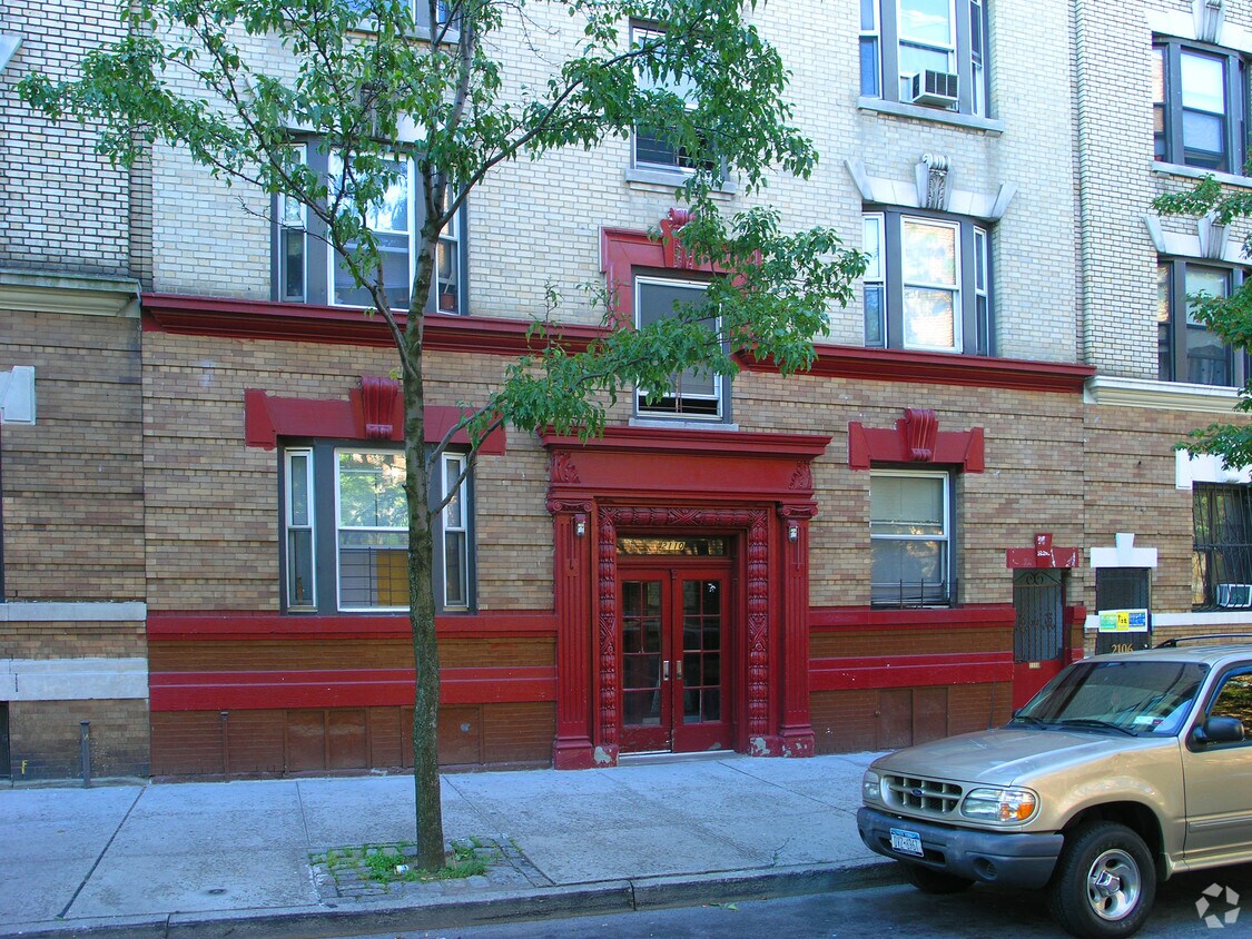 Foto del edificio - 2110 Honeywell Ave