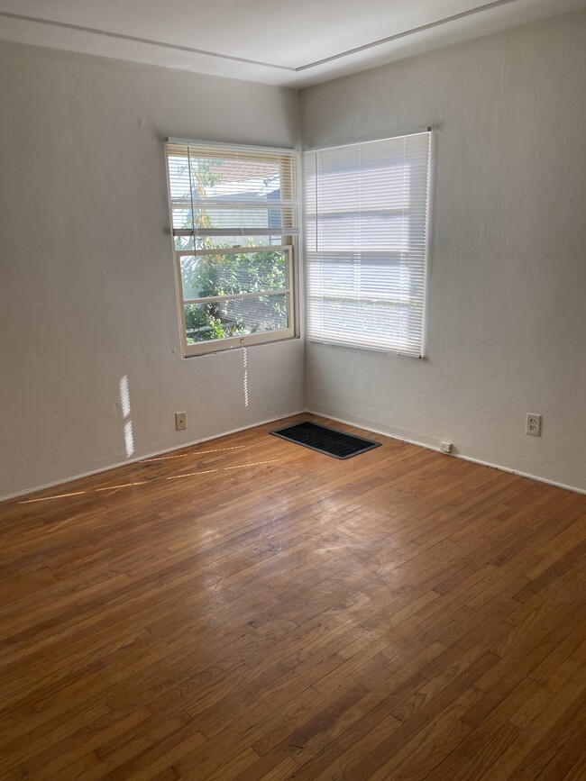 Building Photo - 2566 1/2 B Street