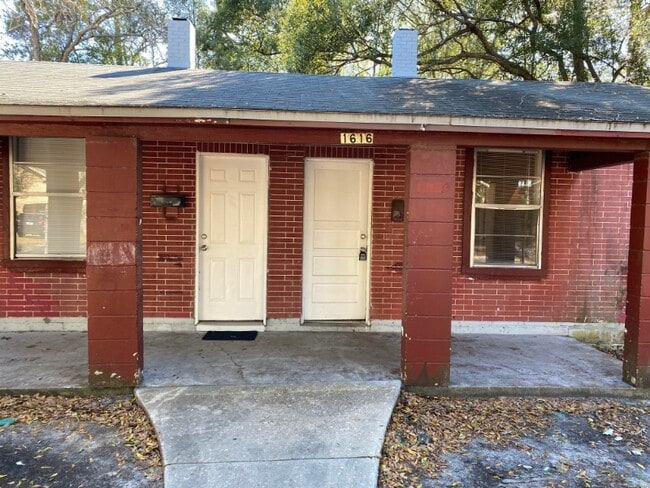 Building Photo - 1616 W 11th St