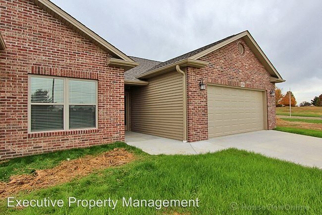 Building Photo - 871-873 Broadridge Dr