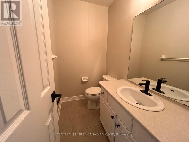 Photo du bâtiment - 189 Homestead Crescent