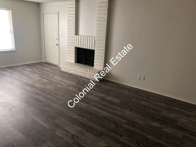 Building Photo - Cozy 2 bedroom 2 bathroom townhome