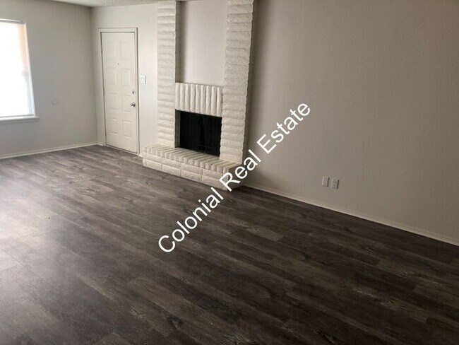Foto del edificio - Cozy 2 bedroom 2 bathroom townhome
