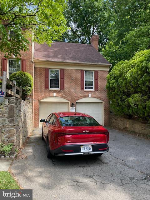 Foto del edificio - 8217 Lochinver Ln