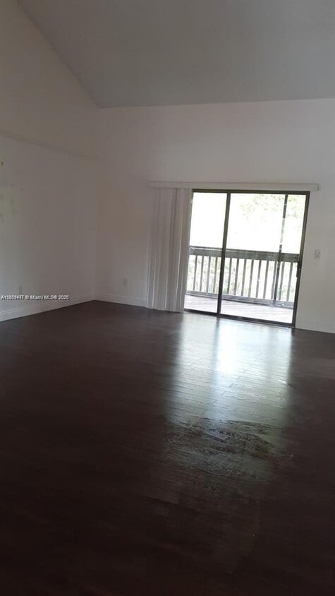 Building Photo - 410 Lakeview Dr E