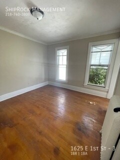 Foto del edificio - 1625 E 1st St