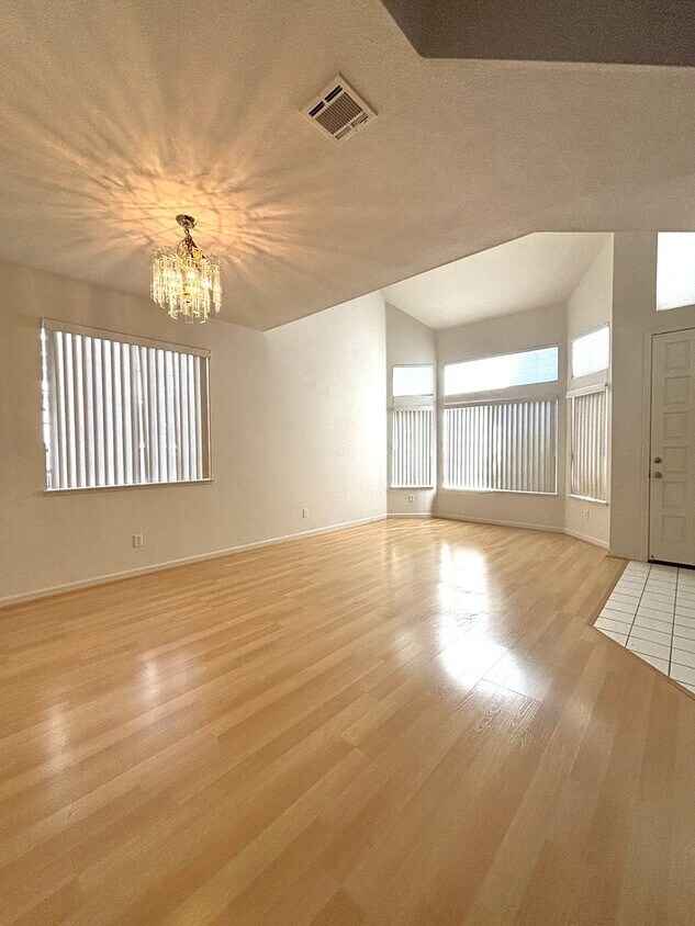 Charming 3 Bed / 2 Bath Fremont Home with ... - Charming 3 Bed / 2 Bath Fremont Home with ...