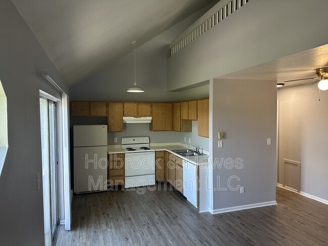 Building Photo - 4531 Boardwalk Dr