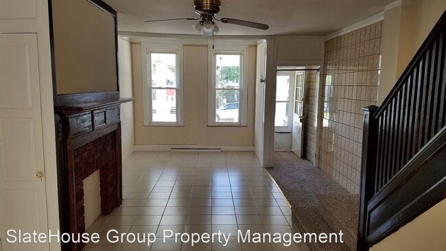 Building Photo - 4 br, 1.5 bath House - 255 Roosevelt Ave