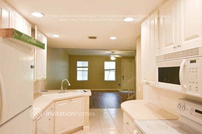 Foto del edificio - 3199 E Community Dr