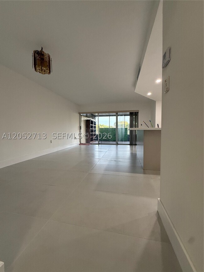 Foto del edificio - 14293 Kendale Lakes Dr
