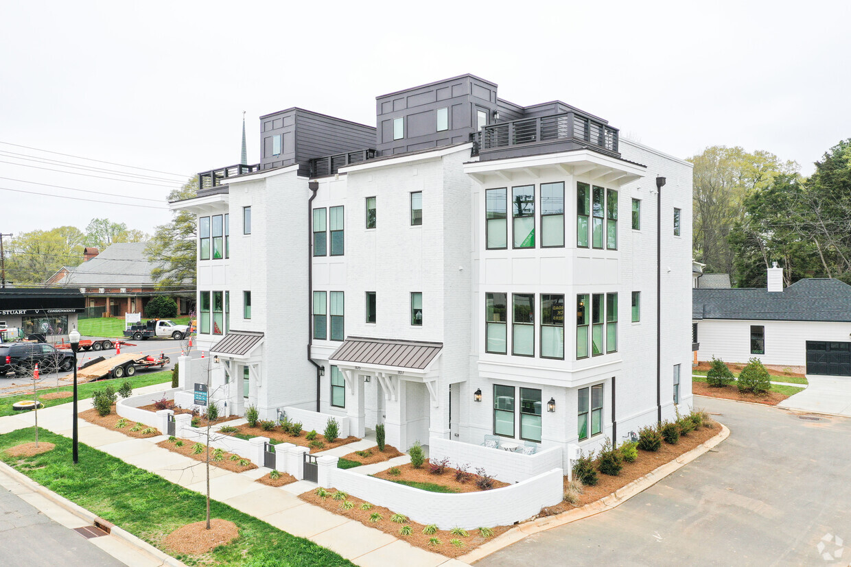 Primary Photo - Myers Park Terraces