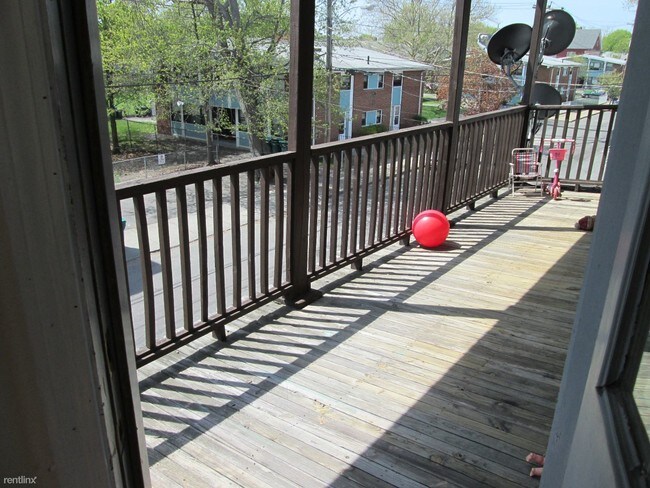 Building Photo - 2 br, 1 bath Apartment - 27 Woodman St Apt 2