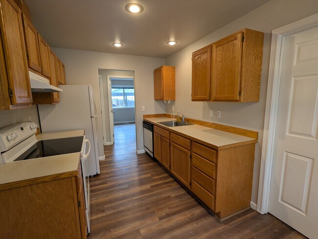 Foto del edificio - 388 Eastmont Ave