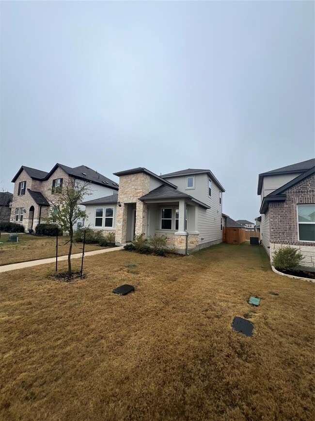 Building Photo - 848 Long Run