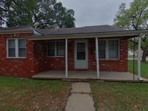 Building Photo - 350 N Fern St